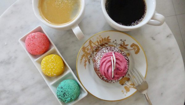 Comment préparer des chouquettes sucrées avec un sucre perlé bien adhérent?